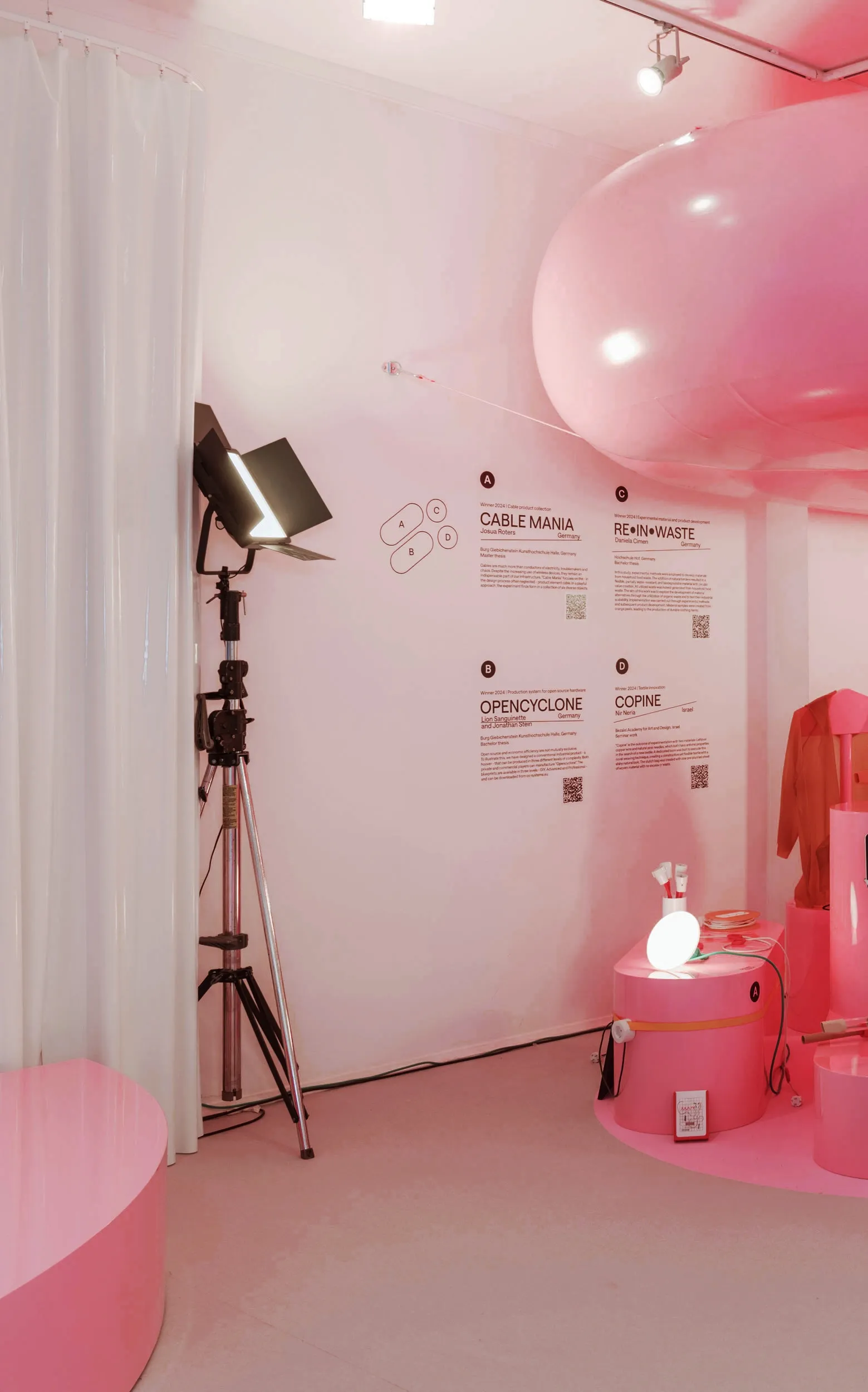 Wall-based wayfinding and inflated balloon inside German Design Council exhibition, visual identity by Carlotta Bacchini with Studio Vedèt | Carlotta Bacchini